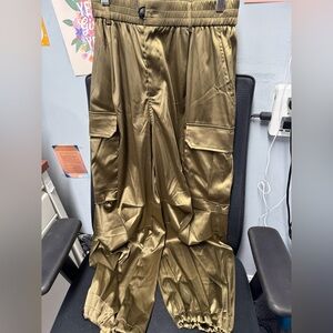 Fore satin cargo pants S // 091724